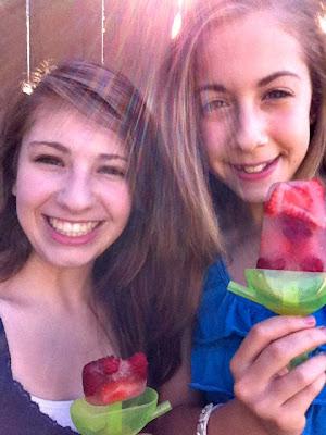 Homemade Strawberry-Raspberry Lemonade Popsicles