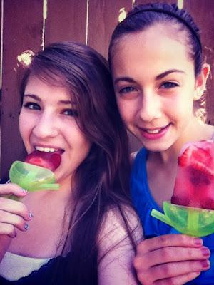 Homemade Strawberry-Raspberry Lemonade Popsicles