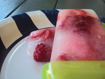 Homemade Strawberry-Raspberry Lemonade Popsicles