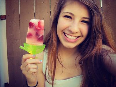 Homemade Strawberry-Raspberry Lemonade Popsicles