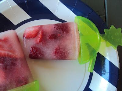 Homemade Strawberry-Raspberry Lemonade Popsicles