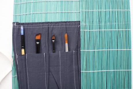 Placemat paintbrush roll-up holder