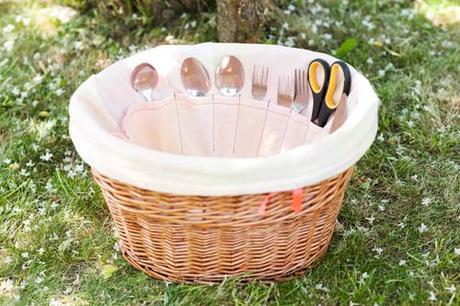 Sunset-dyed picnic basket/pouch