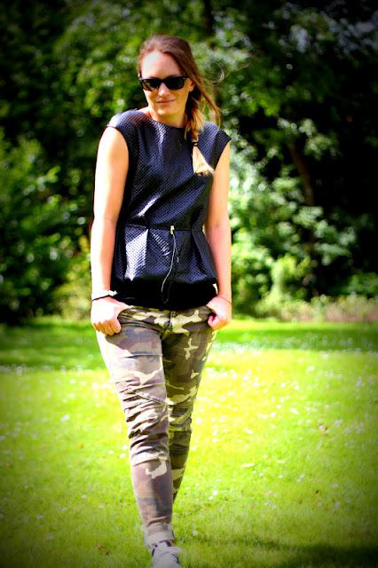Outfit: Perforated Army