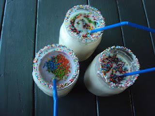 Cake Batter Milkshakes in a Mason Jar!