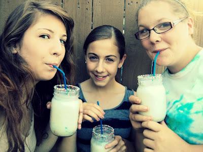 Cake Batter Milkshakes in a Mason Jar!