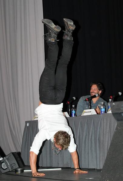 Alexander2BSkarsgaard2Bhit2Bshow2BTrue2BBlood2Bseen2BU5NrDs8P7Scl~0 Ryan Kwanten Does A Handstand At Comic Con 2012