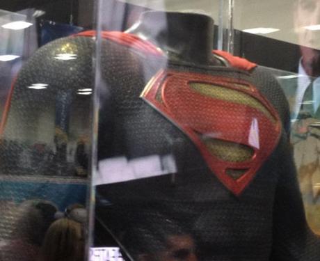 San Diego Comic Con ’12: A Closer Look at the Man of Steel Costume