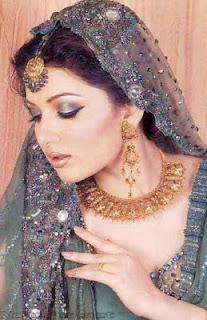 Pakistani Model Cum Actress Sara Chaudhry Full Profile