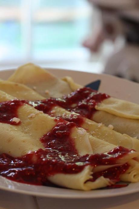 Crepes with Raspberry Sauce