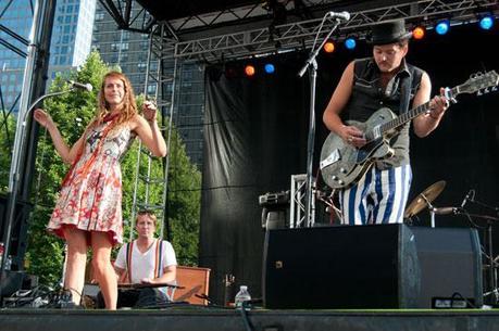 HMBSMS 1 NIKO CASE PLAYED THE LOWDOWN HUDSON BLUES FEST [PHOTOS]