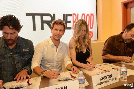 meh 0497 r 595 watermark Photos: True Blood Comic Con 2012 Autograph Session