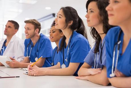 Seven Reasons Why More Aspiring Nurses are Studying Online