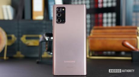 7 smartphone trends that really should stop in 2021