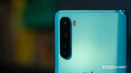 7 smartphone trends that really should stop in 2021