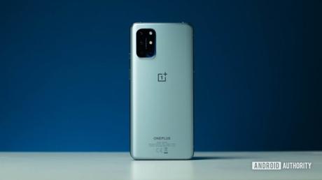 7 smartphone trends that really should stop in 2021