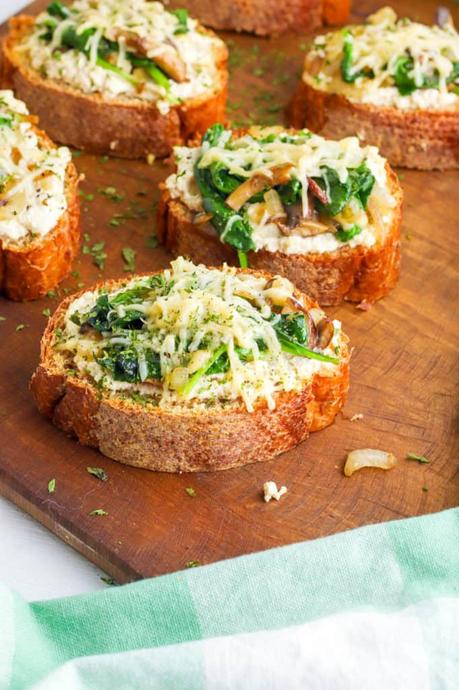 Mushroom Toast with Spinach and Roasted Garlic