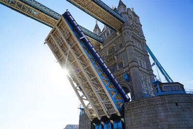 Early morning, Tower Bridge