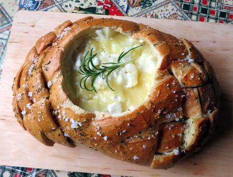 Gooey Tear & Share Cheesy Bread