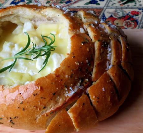 Gooey Tear & Share Cheesy Bread