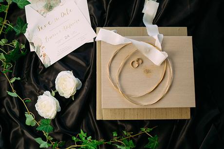 minimal-outdoor-wedding-athens-white-roses-peonies_03