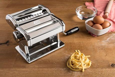 Best Manual Pasta Machine: Marcato Atlas 150