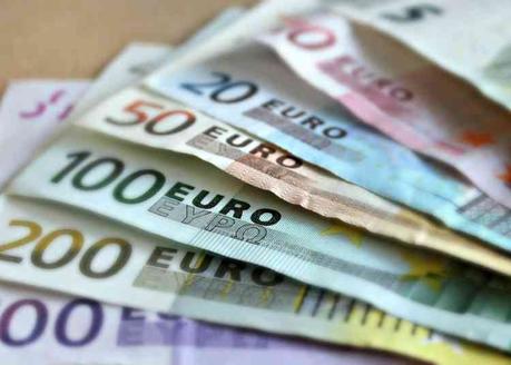 EUR/USD takes Support at 1.2210 after Brexit Deal
