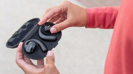 Bose’s earbuds keep you safe and don’t seal to the ear