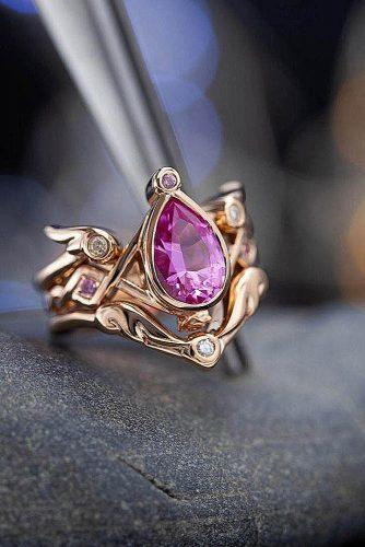 engagement ring trends 2019 sapphire pear cut gold