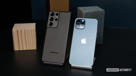 Samsung Galaxy S21 vs iPhone 12: Which should you buy?