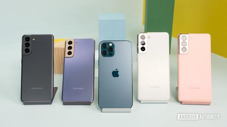 Samsung Galaxy S21 vs iPhone 12: Which should you buy?