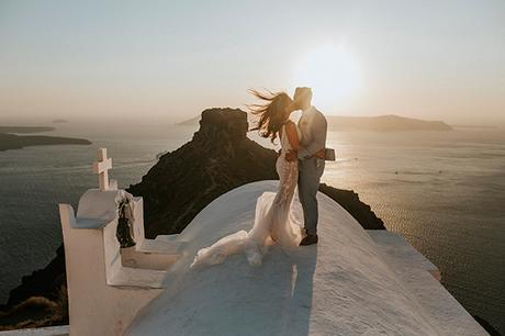 autumn-fairytale-wedding-santorini-island-most-dreamy-views_39