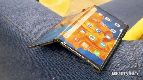 Huawei Mate X2 details surface: Expect in-folding design