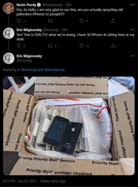 Universal app with iMessage support