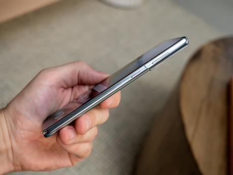 Samsung Galaxy S21 Plus vs. OnePlus 8 Pro