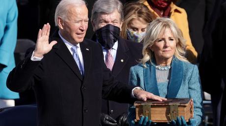 Bernie Sanders’ inauguration mittens meme won’t quit: The funniest versions