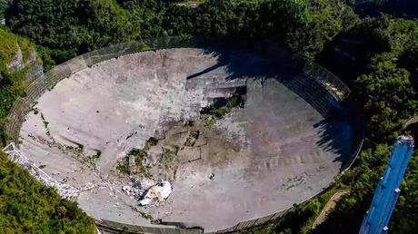 Arecibo Observatory collapsed Arecibo Observatory collapsed