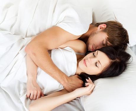10 Things Happy Couples Do Before They Go to Sleep