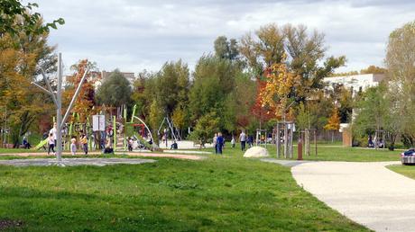 Parc Ausone, delivering fresh air, greenery and art to Bruges (except on Mondays)