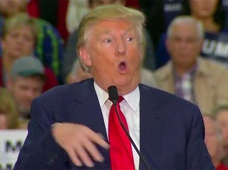 Donald Trump mocks reporter with disability. Photo: CNN.