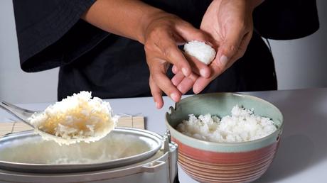 How to make sushi rice without a rice cooker