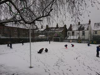 Snow  -  Fun in Padfield