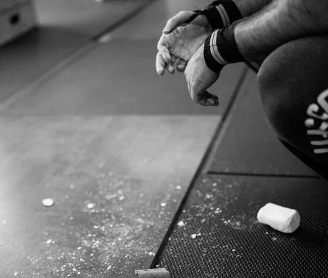 5 Best Lifting Chalks for Dominating Your Workouts