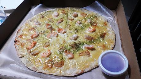 garlic and shrimp pizza