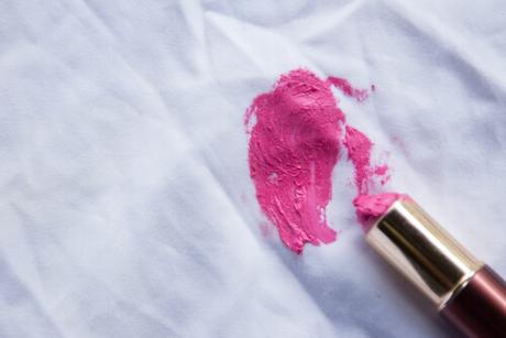 remove-pink-out-of-white-clothes-and-how-to-remove-lipstick-stain