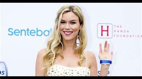 Joss stone has announced she is 17 weeks pregnant with her first child. Joss Stone Is Pregnant, Expecting 1st Child With Her ...