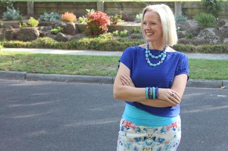 3 Ways To Wear Multiple Colours For Low Colour Contrast 3 Ways To Wear Multiple Colours For Low Colour Contrast