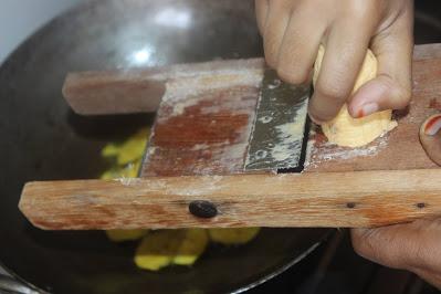 Plantain Chips/ Kerala Banana Chips/ Nendran Chips