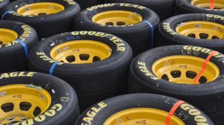 Should You Replace All Four Tyres at Once on a 4WD or Not?