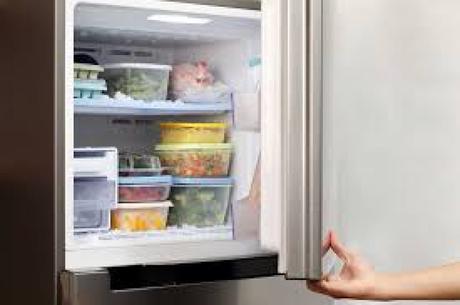 how-to-defrost-a-fridge-freezer-simple-steps